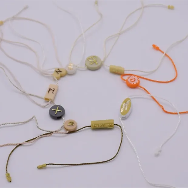 Персонализированная разлагаемая пластиковая застежка для ювелирных изделий для одежды, слой ПВХ, наклейка с логотипом, уплотнитель веревки, бирки для аксессуаров одежды и домашнего украшения